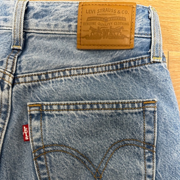 Levi’s Ribcage Straight Ankle Jean - Picture 3 of 8